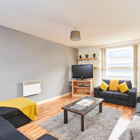 Stylish Manchester Gem - Sleeps 10! ภายนอก รูปภาพ