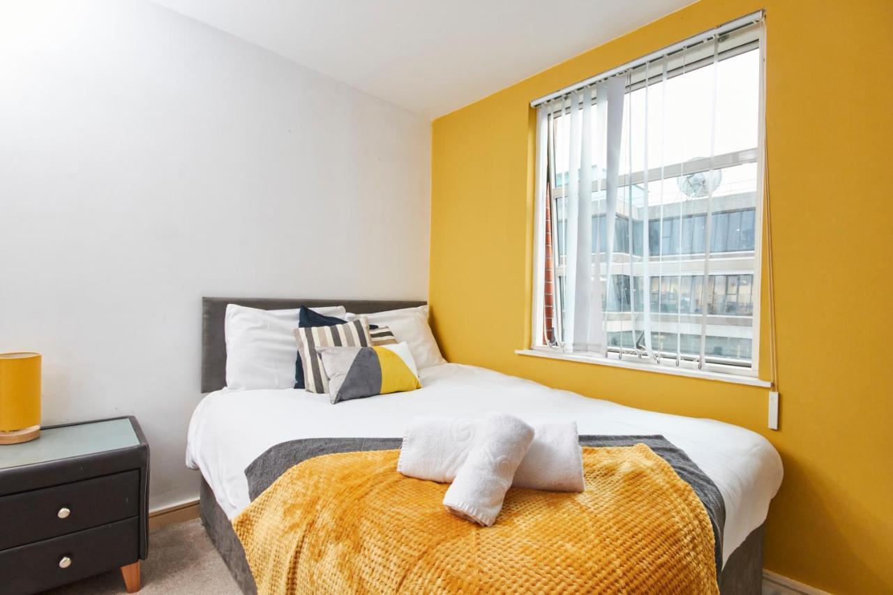 Stylish Manchester Gem - Sleeps 10! ภายนอก รูปภาพ
