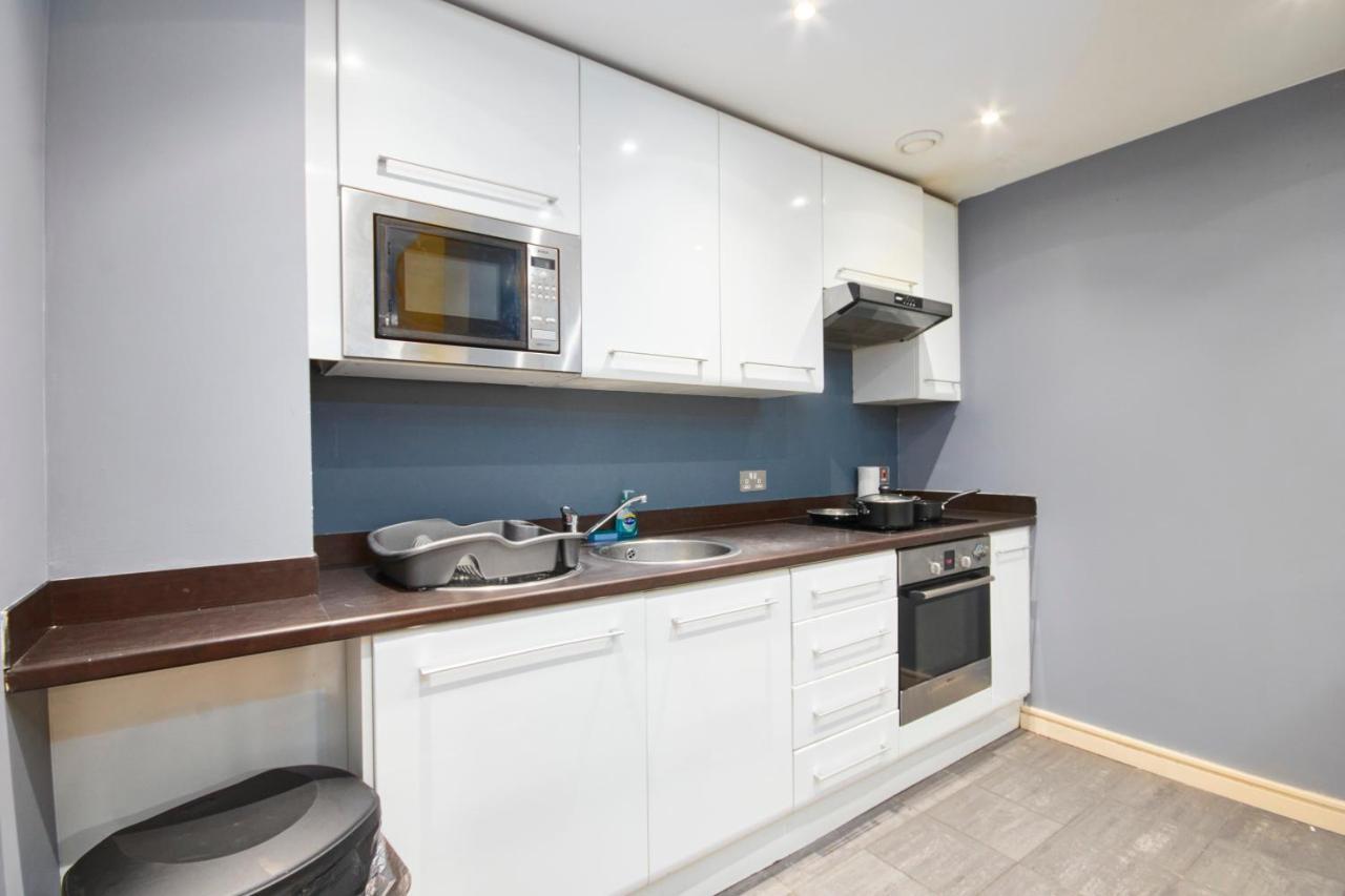 Stylish Manchester Gem - Sleeps 10! ภายนอก รูปภาพ