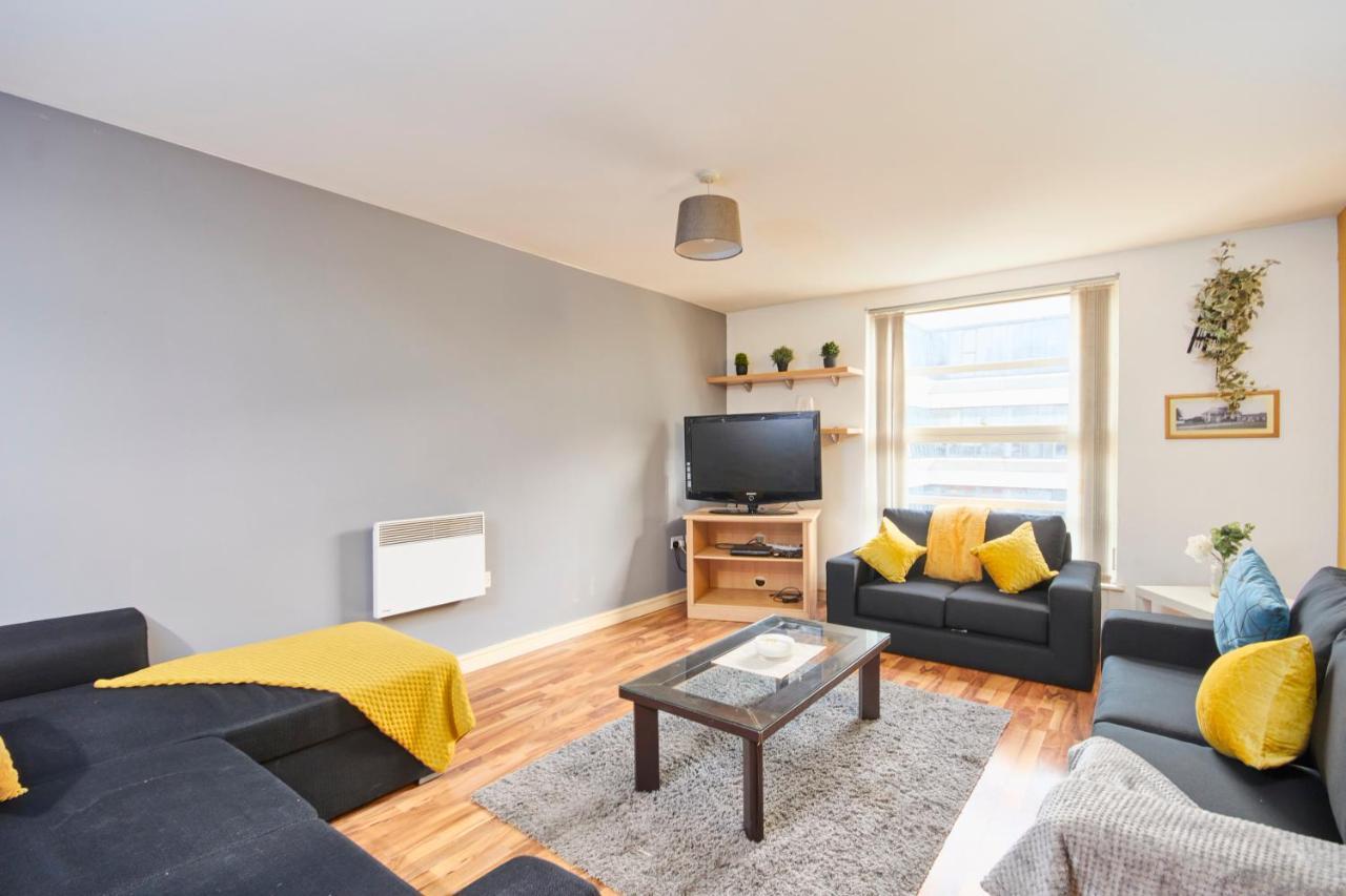 Stylish Manchester Gem - Sleeps 10! ภายนอก รูปภาพ